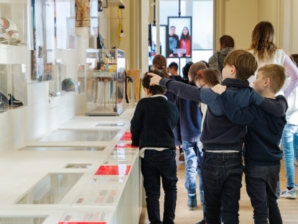 BE Lvue guided tour schools Gil Plaquet - © Gil Plaquet BE Lvue guided tour schools Gil Plaquet - © Gil Plaquet